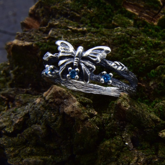 Dainty Aquamarine Ring with Vintage Flower Leaf – Unusual Nature-Inspired Engagement Ring