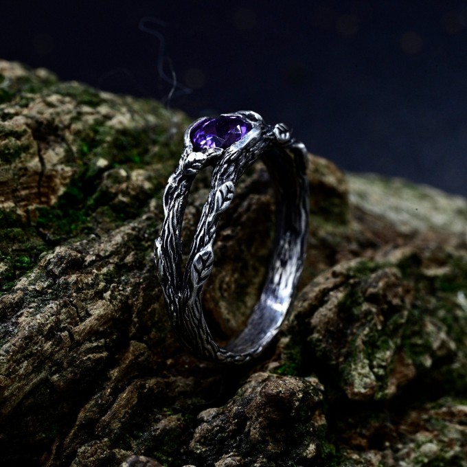 Gothic Silver Ring with Enchanting Amethyst