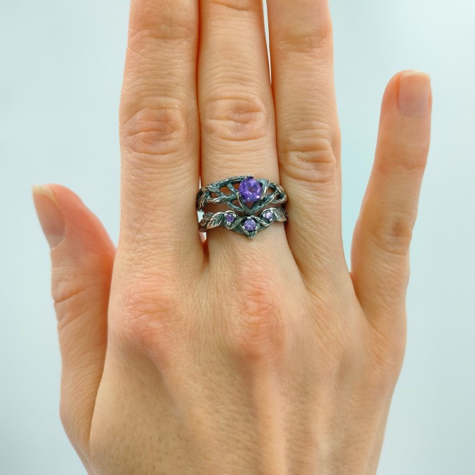 Captivating Gothic Silver Ring with Amethyst and Floral Elegance
