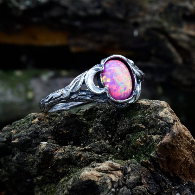 Exquisite Pink Gemstone Silver Ring