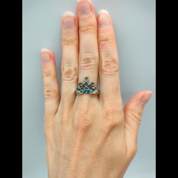 Exclusive Wedding Ring with Tree Leaf, Non Traditional Forest Nature Ring