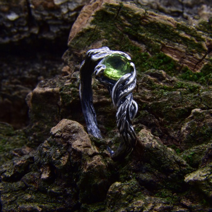 Twilight Silver Ring with Emerald Glow