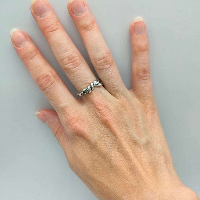 Nature-Inspired Silver Ring with Intricate Leaf Motif