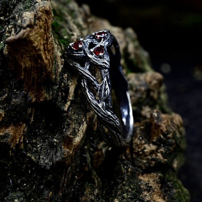 Vine of Passion: Gothic Sterling Silver Ring with Garnet Gems