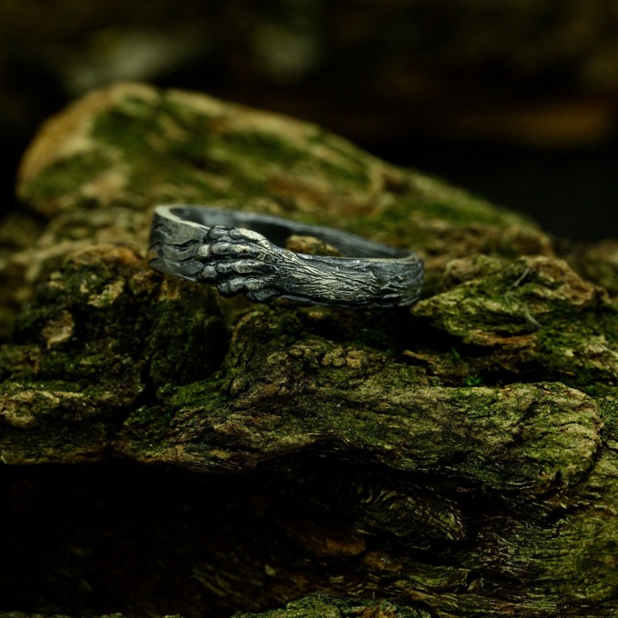Gothic Dragon Scale Ring with Bold Elegance