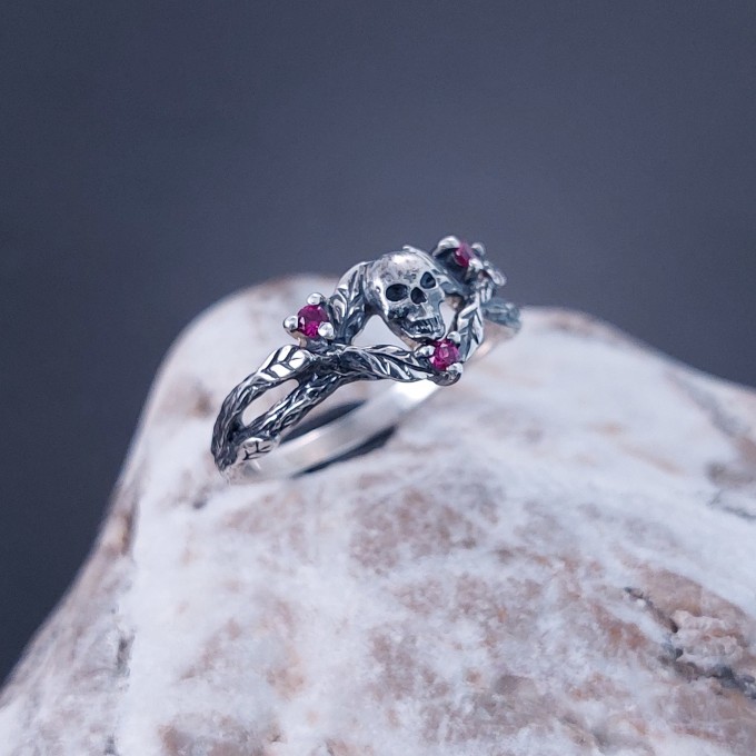 Skull of Destiny: Gothic Sterling Silver Ring with Fiery Garnets