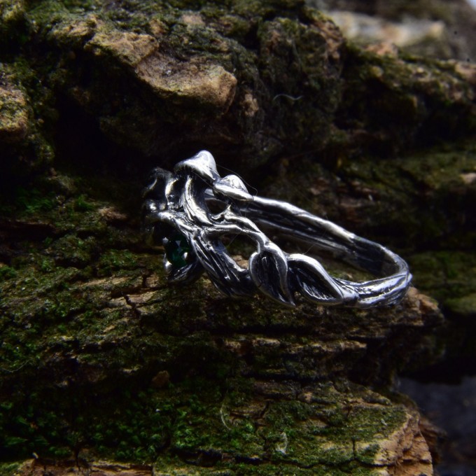 Gothic Silver Ring with Mushrooms and Emerald Design