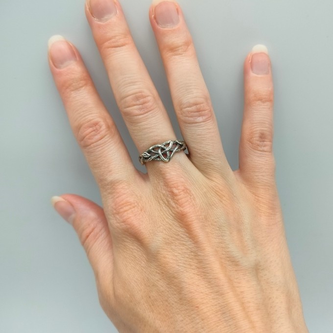 Gothic Silver Ring with Intricate Root-Inspired Design