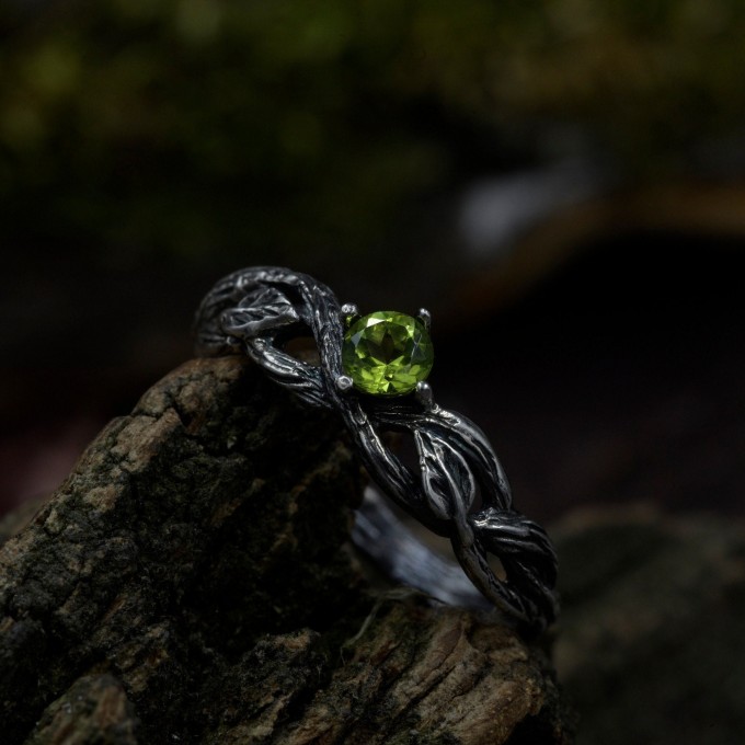 Elegant Gothic Ring with Peridot Gemstone