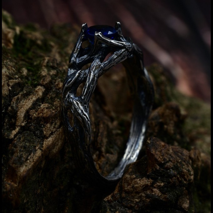 Gothic Sapphire Ring with Mystical Twilight Design