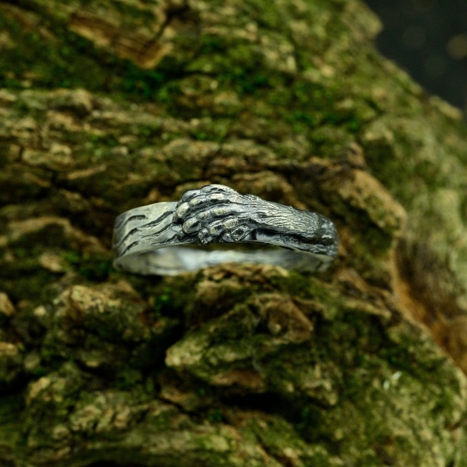 Gothic Dragon Scale Ring with Bold Elegance