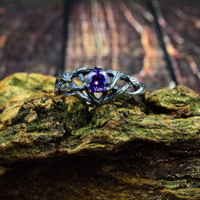 Captivating Gothic Silver Ring with Amethyst and Floral Elegance