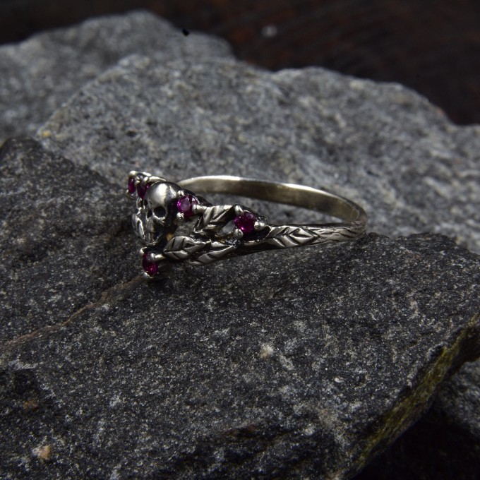 Garnet Gothic Skull Ring with Dark Intricacy