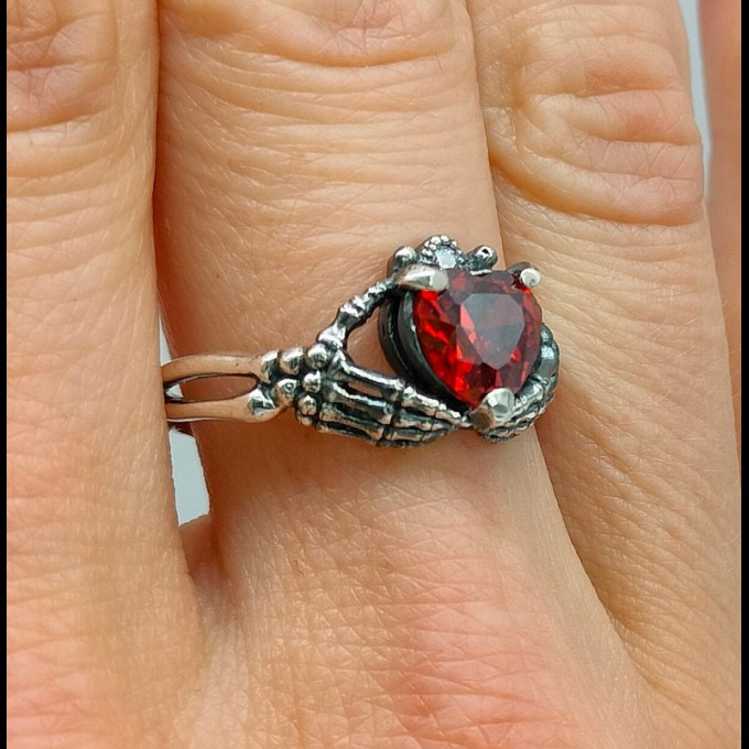 Crimson Red Garnet Ring – Gothic Silver Elegance