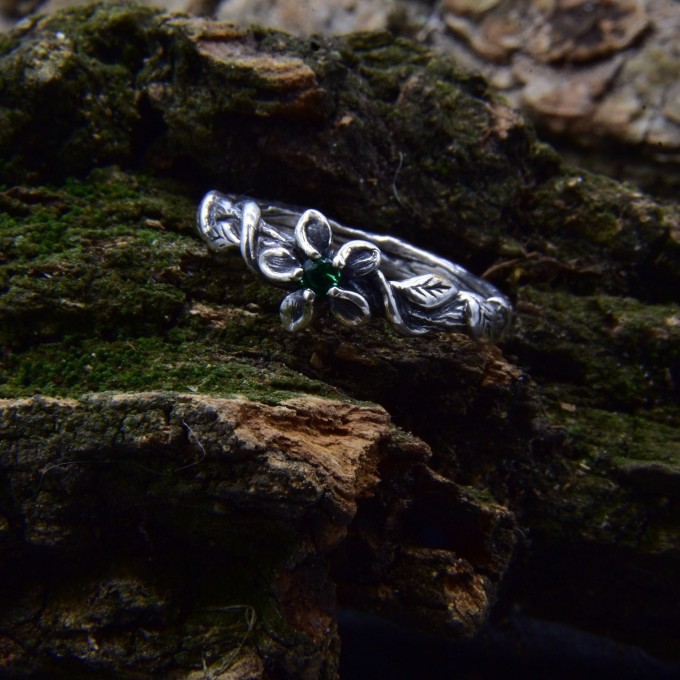 Gothic Silver Ring with Emerald and Subtle Vines