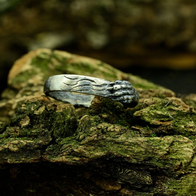 Gothic Dragon Scale Ring with Bold Elegance