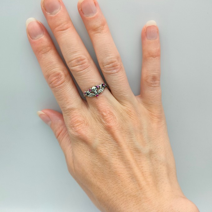 Garnet Gothic Skull Ring with Dark Intricacy