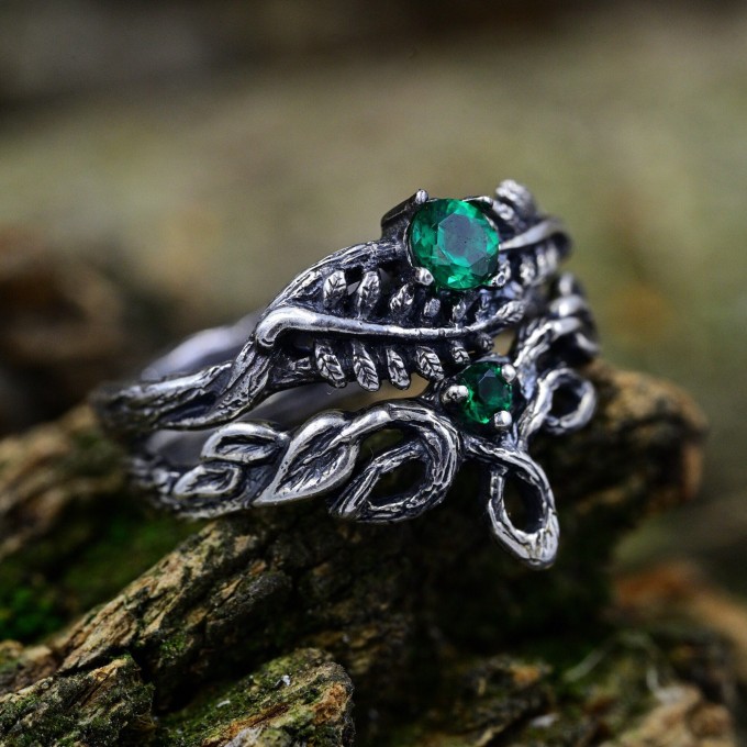 Gothic Silver Ring with Emerald and Nature-Inspired Design