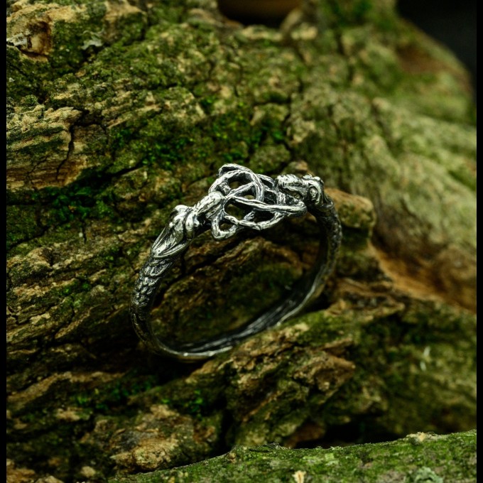 Elegant Gothic Ring with Celtic Knot Motif