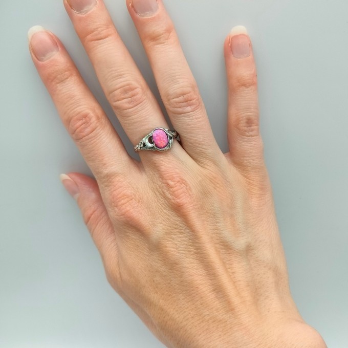 Exquisite Pink Gemstone Silver Ring