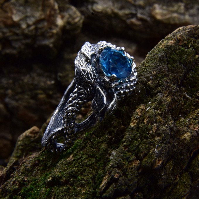 Stunning Aquamarine Ring with Intricate Gothic Silver Design