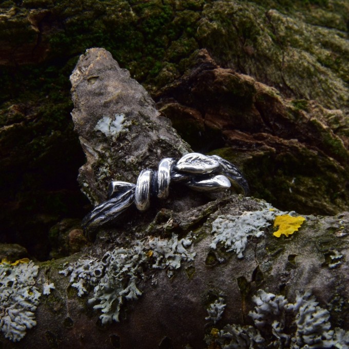 Nature-Inspired Silver Ring with Intricate Leaf Motif