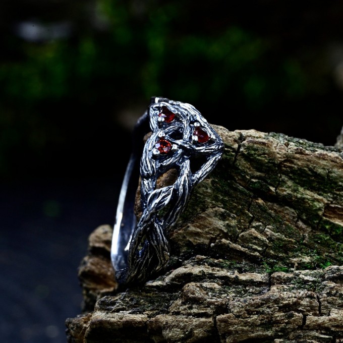 Vine of Passion: Gothic Sterling Silver Ring with Garnet Gems