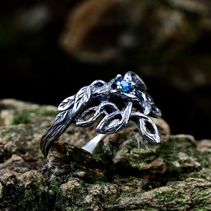Exclusive Wedding Ring with Tree Leaf, Non Traditional Forest Nature Ring