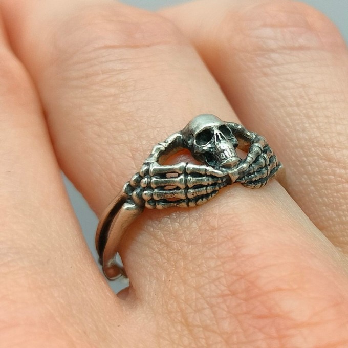 Elegant Skeleton-Inspired Gothic Ring – Symbol of Eternal Bonds