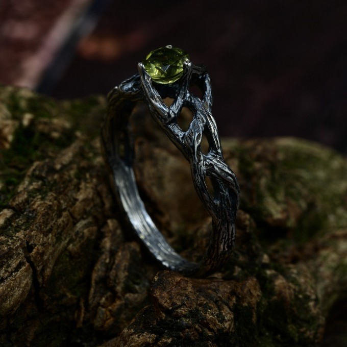 Forest's Embrace: Gothic Sterling Silver Ring with an Enchanted Olivine