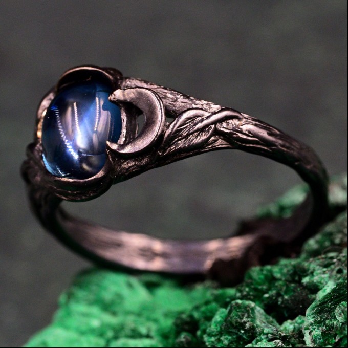 Mystical Witch Wedding Ring - Topaz & Moon-Inspired Leaf Design