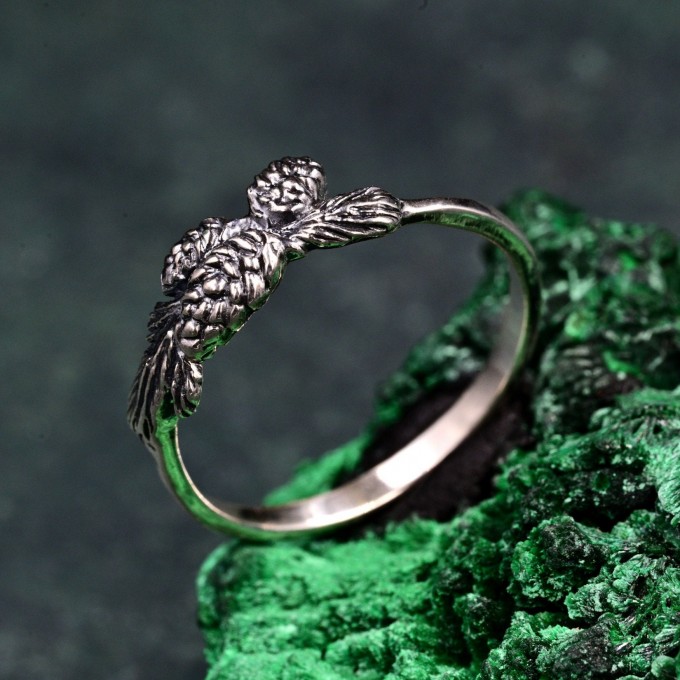 Elegant Minimalist Silver Ring with Twig and Pinecone – Unique Christmas Jewelry for Women