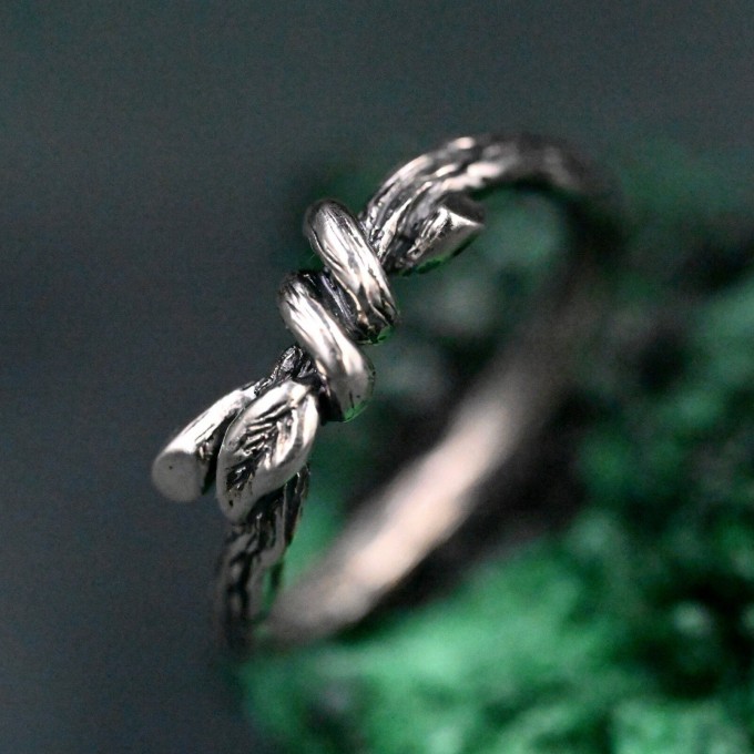 Enchanted Vines: Gothic Silver Nature Ring