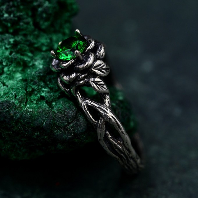 Emerald Lotus Ring – Sterling Silver Twisted Twig Design, Floral Promise Ring, Enchanted Forest Engagement Jewelry for Her