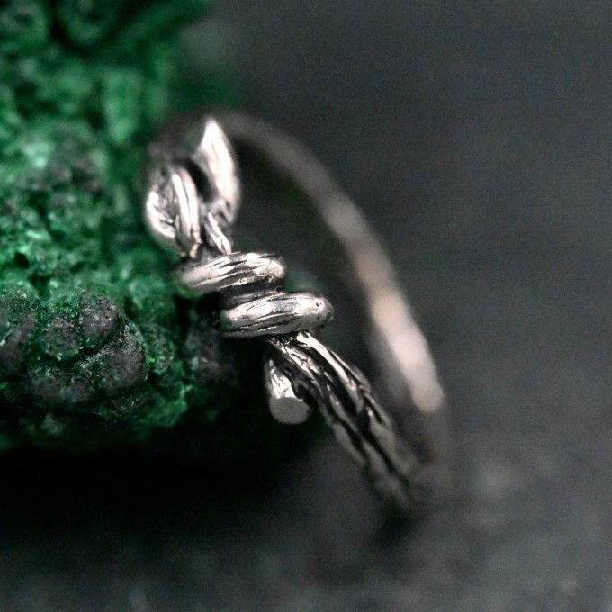 Unique Ring with Leaves - Wedding Ring with Leaf and Branch Design