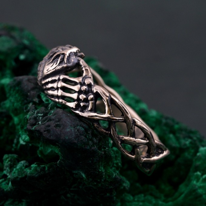 Handcrafted Silver Heart Embrace Ring – Eternal Love Symbol with Artistic Hands
