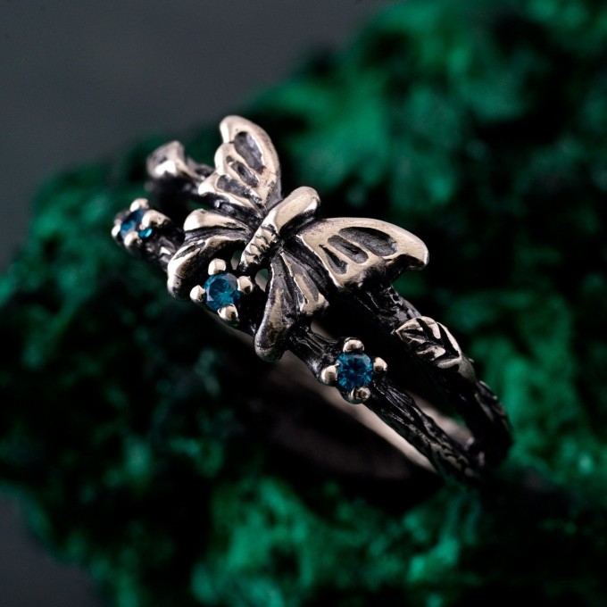 Elegant Ring Butterfly of Destiny - Unique and Graceful Butterfly Design