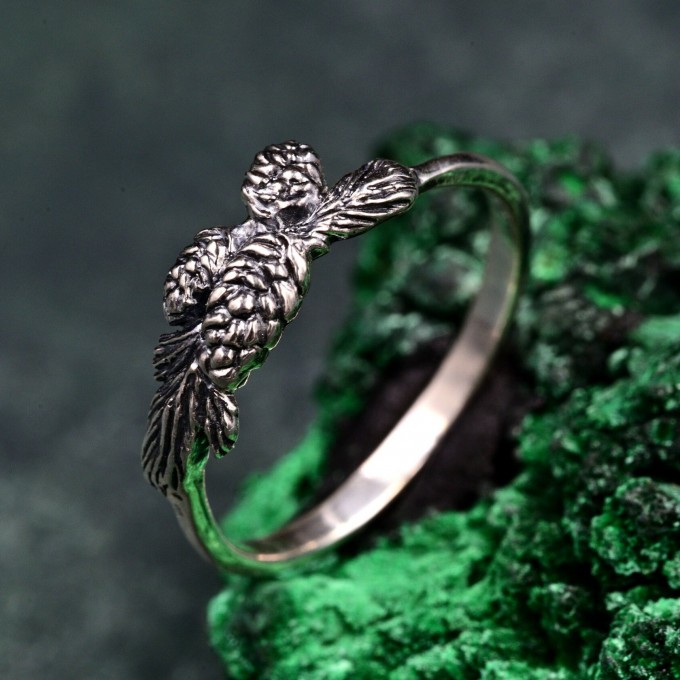 Elegant Minimalist Silver Ring with Twig and Pinecone – Unique Christmas Jewelry for Women