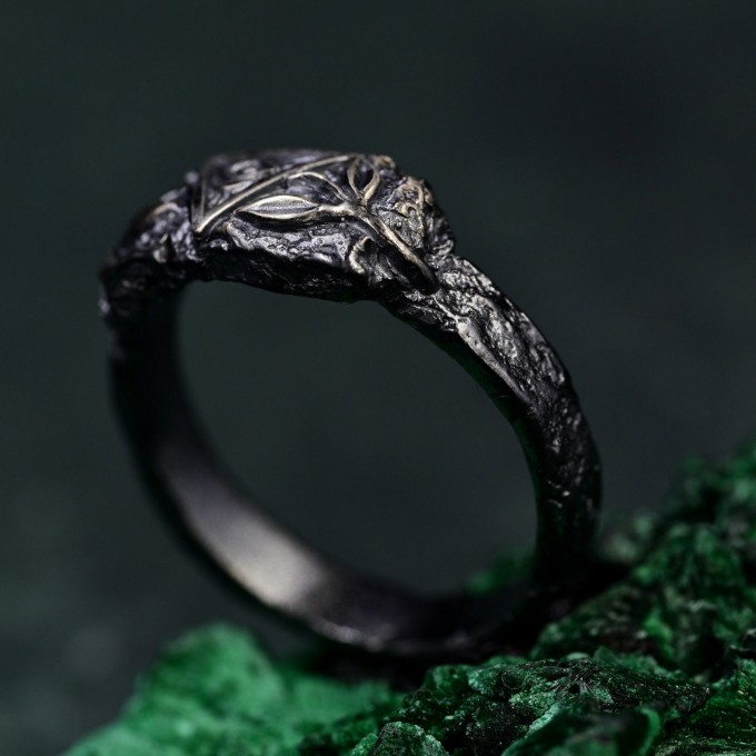 Vintage Triquetra Forest Ring – Nature-Inspired Silver Wedding Ring, Mystical Elven Jewelry with Celtic Knotwork Accent