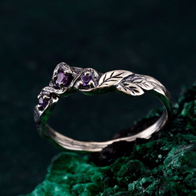 Whispering Vines: Gothic Amethyst Ring
