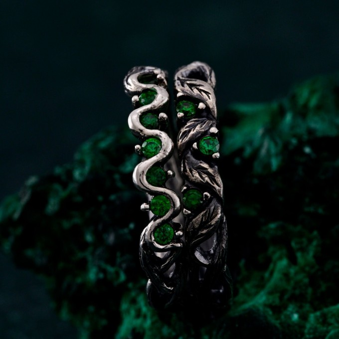 Gothic Silver Ring with Serpent and Emerald Design