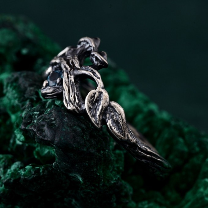 Topaz Enchantment Gothic Ring – Mystical Unisex Wedding Band, Witchy Statement Topaz Ring, Unique Gothic Gemstone Jewel