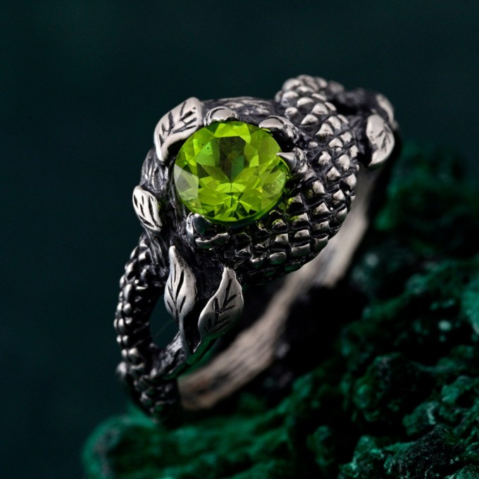 Exquisite Peridot Serpent Ring - Vintage Dragon Mystique in Fantasy Silver