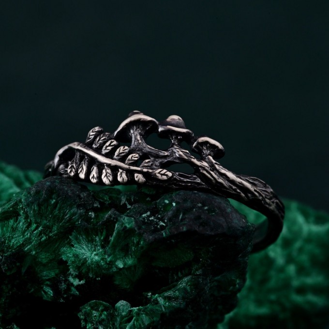 Stunning Unique Silver Ring - Unisex Gothic Wedding Band with Mushrooms