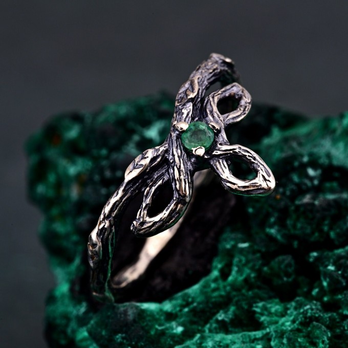 Rustic Emerald Vine Ring: Druid Celtic Tree Design