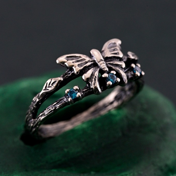 Elegant Ring Butterfly of Destiny - Unique and Graceful Butterfly Design