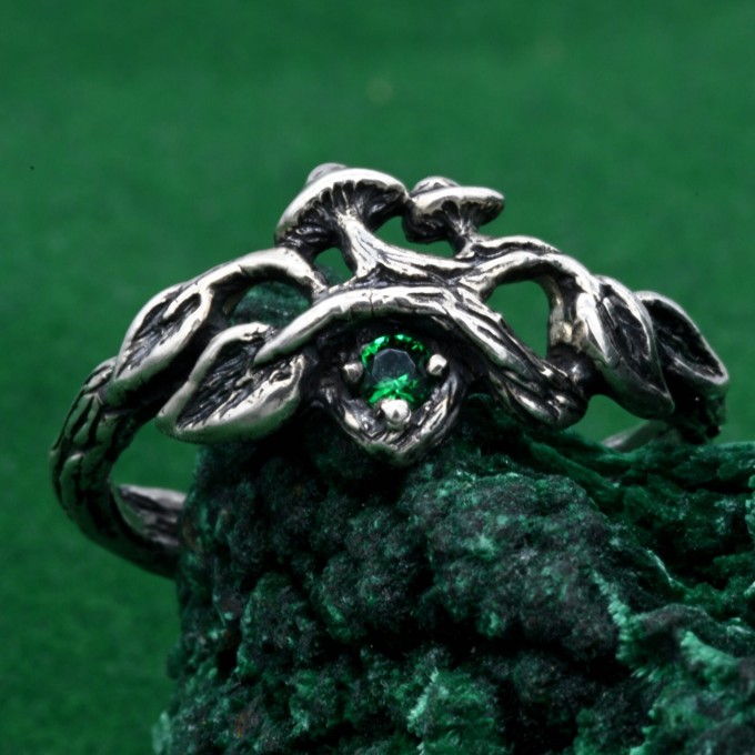 Unisex Gothic Wedding Ring – Witchy Statement Ring, Silver Geometric Design, Unique Gothic Jewelry for All Genders