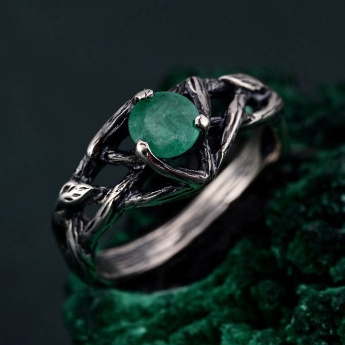 Celtic Emerald Silver Ring - Timeless Celtic Elegance