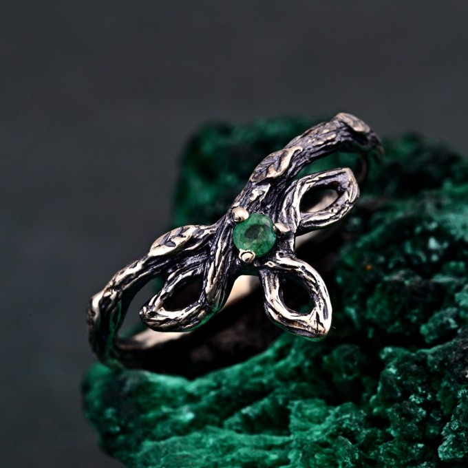 Whimsical Emerald Branch Tiara Ring – Rustic Cottagecore Bridal Jewelry, Artisan Silver Knot Wedding Band for Enchanted Forest Engagement