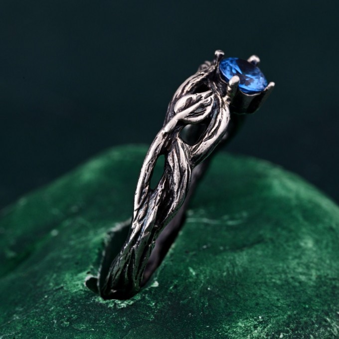 Leafy Branch with Topaz Ring – Nature-Inspired Gemstone Jewelry